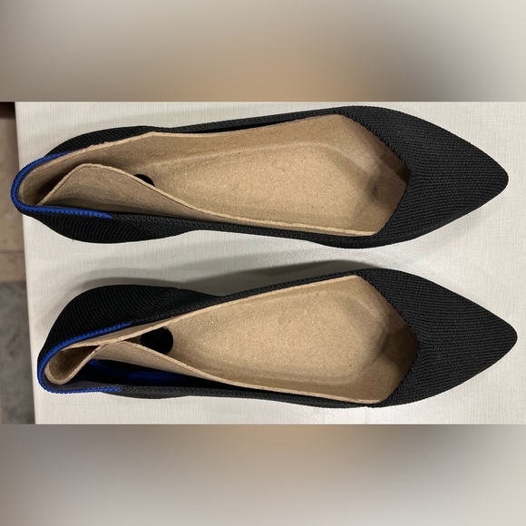 Rothy’s “The Point” size 6 in Black - Picture 4 of 5